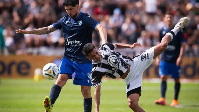 𝗚𝗶𝗺𝗻𝗮𝘀𝗶𝗮 𝗱𝗲 𝗠𝗲𝗻𝗱𝗼𝘇𝗮 𝗹𝗼 𝗱𝗶𝗼 𝘃𝘂𝗲𝗹𝘁𝗮 𝘆 𝗱𝗲𝗿𝗿𝗼𝘁𝗼́ 𝗮 𝗩𝗲́𝗹𝗲𝘇 𝗽𝗼𝗿 𝗲𝗹 𝗧𝗼𝗿𝗻𝗲𝗼 𝗔𝗽𝗲𝗿𝘁𝘂𝗿𝗮