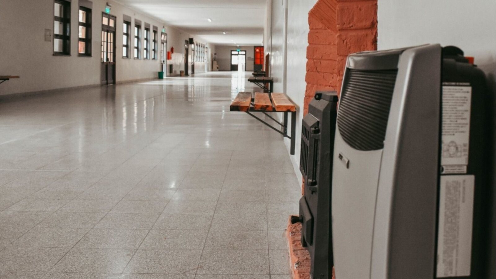 El Gobierno depositó $980 millones para garantizar la calefacción en todas las escuelas estatales de Mendoza