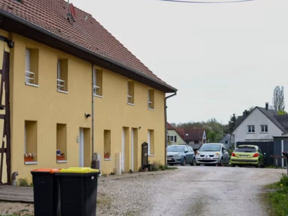 Encuentran niño de 9 años desnutrido e incapaz de caminar tras ser encerrado en una camioneta desde 2024