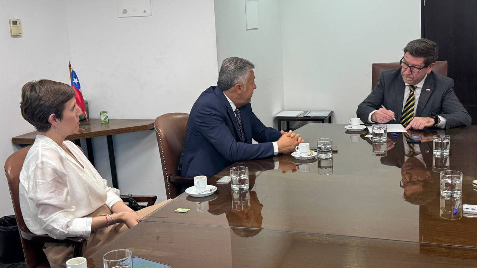 CESCO Week:  El Gobernador Alfredo Cornejo se reunió con el biministro de Minería y de Economía, Fomento y Turismo de Chile