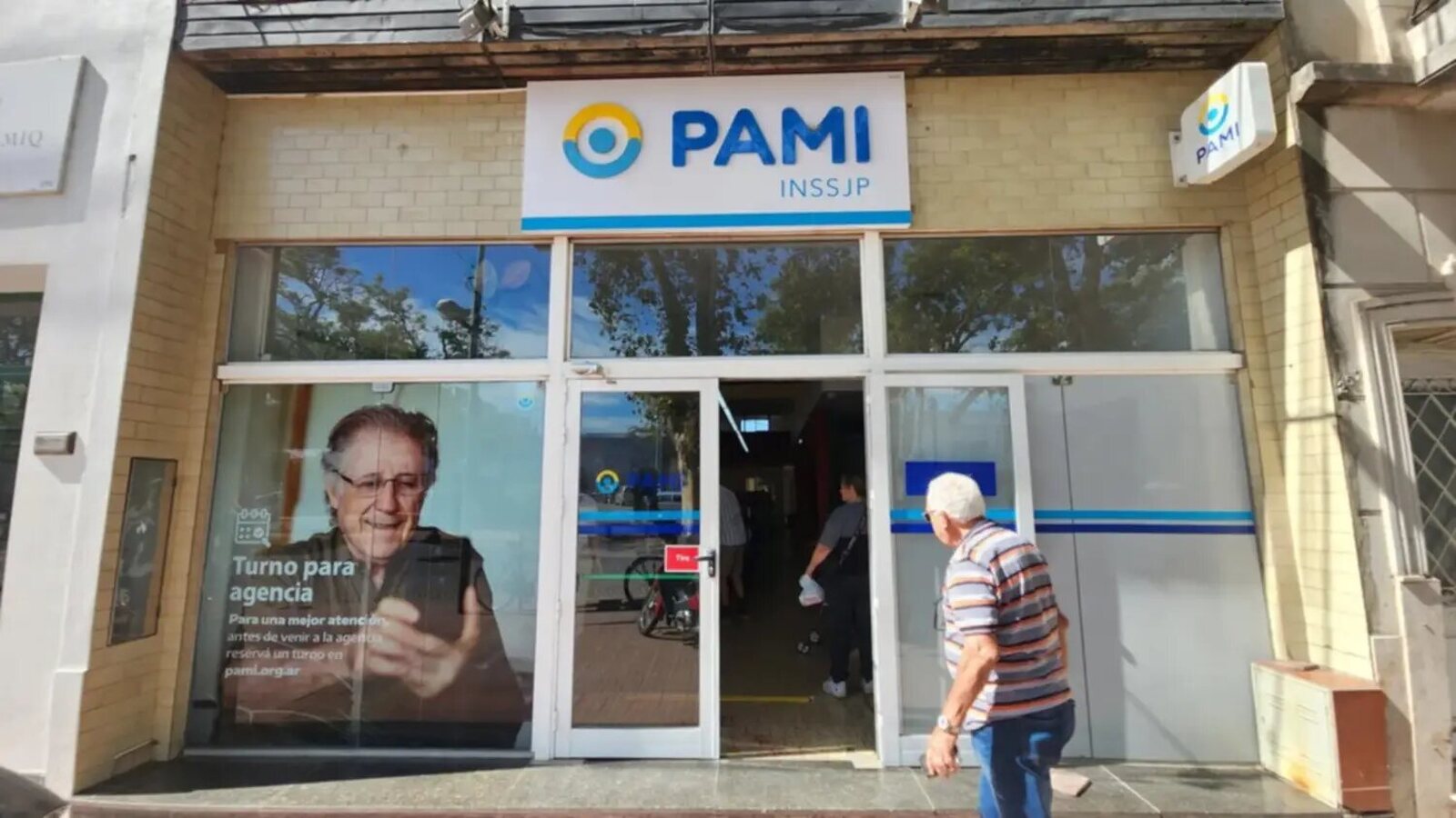 El PAMI reconoce atrasos, promete regularizar y escala el conflicto con prestadores