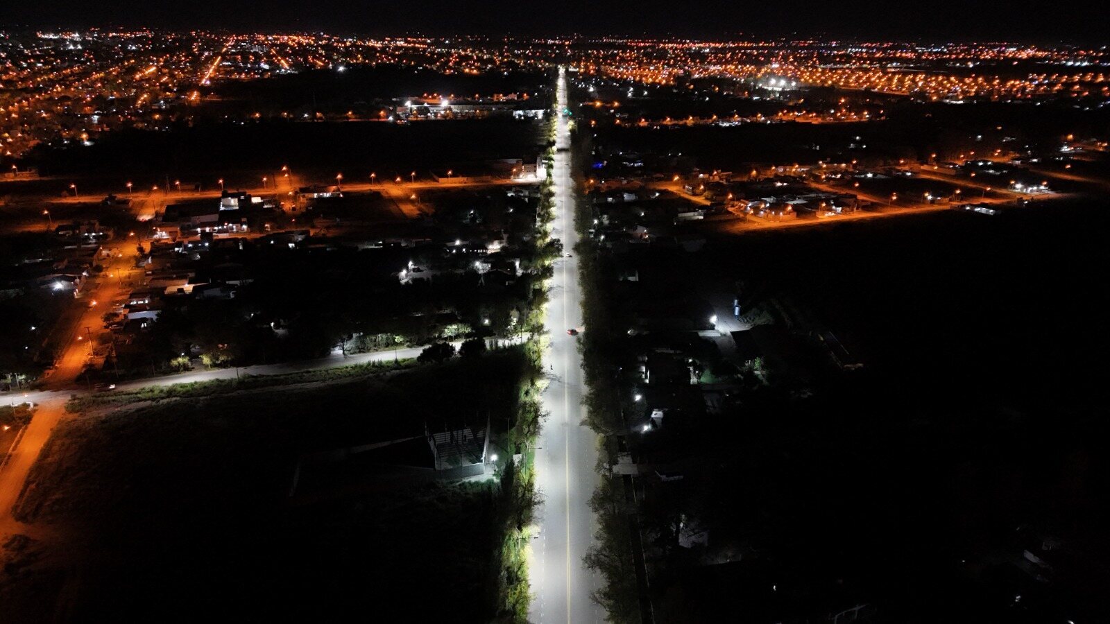 Nuevas luces led ya iluminan las avenidas El Libertador, Cantoni, Juan XXIII, Velez Sarfield y Toledano Sur