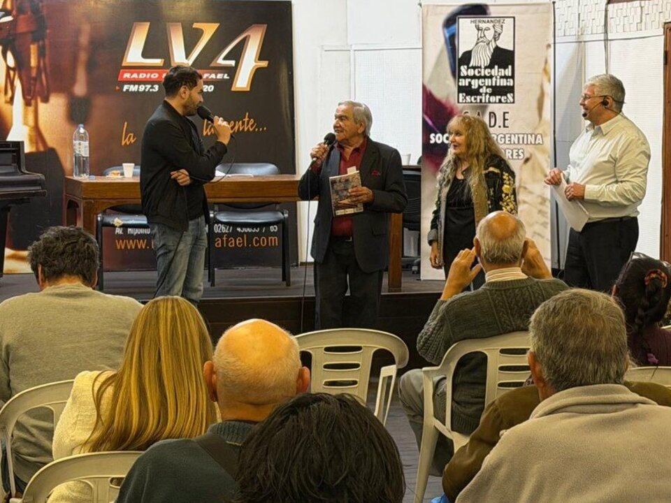 Este viernes. en VIVO, homenaje a los 88 años de LV4 y celebración del "Día Internacional del Libro"