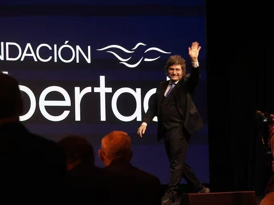 Milei destaca avances económicos y alerta sobre la violencia política en cena de Fundación Libertad