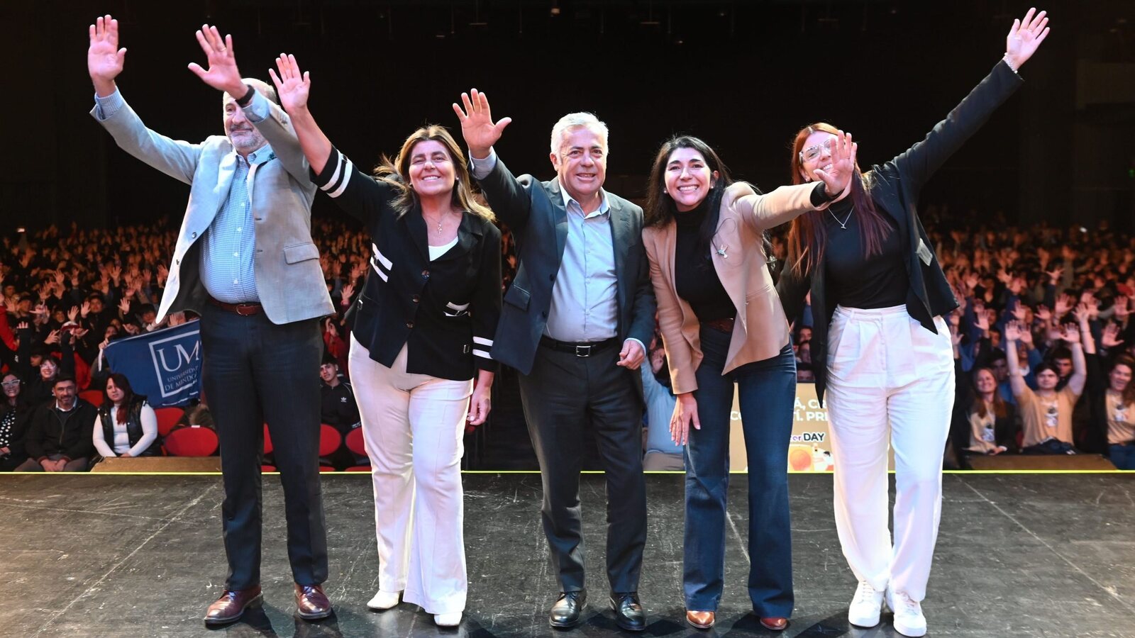 Cornejo encabezó una nueva edición del Maker Day que reunió a más de 1.900 estudiantes en Mendoza