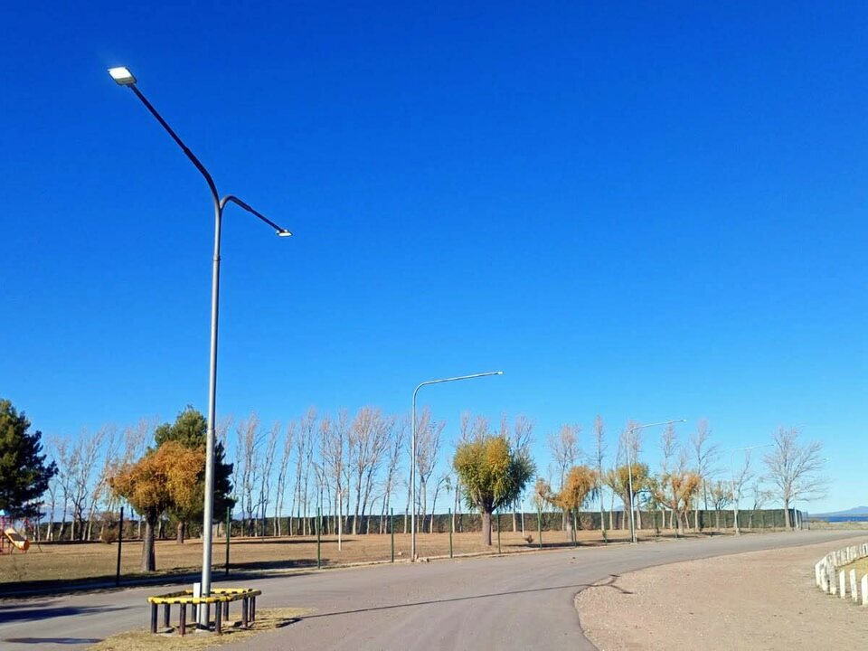 El municipio de San Rafael sumó nuevas luces led en la costanera de El Nihuil